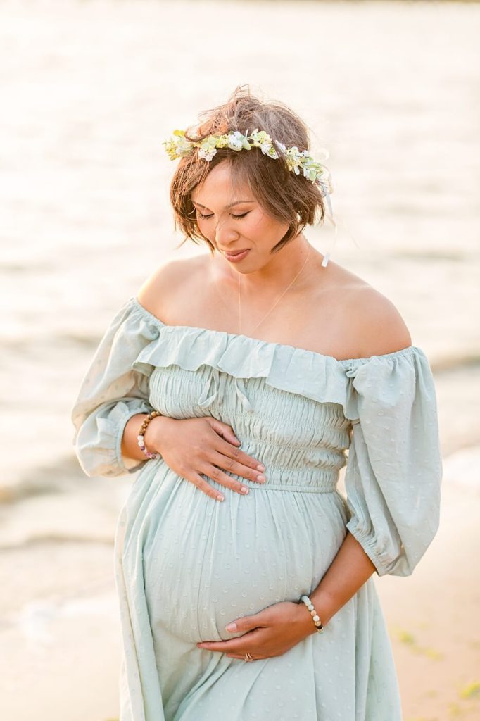 pregnant woman at beach in Benicia, Bay Area