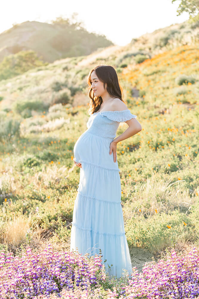 Bay Area maternity photo of woman on hill in Walnut Creek, CA