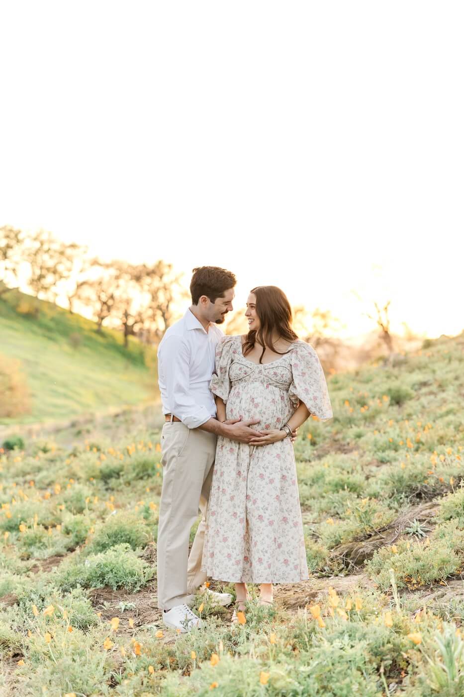 maternity session in the fields of Walnut Creek, East Bay Area